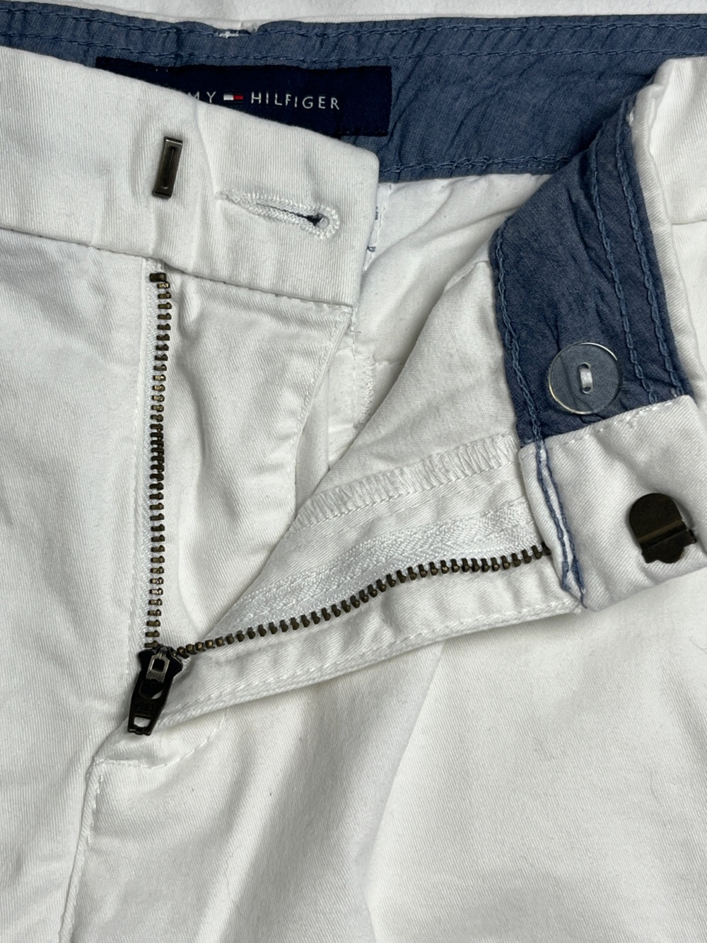 Tommy Hilfiger White Bermuda Shorts Size 8 Cotton Stretch Classic Preppy - Picture 5 of 10